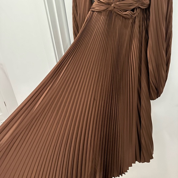 Mac Duggal Satin V Neck Gown size 10 - Picture 2 of 6